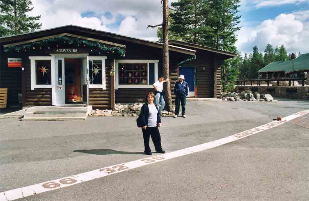 18 - Finlandia - Rovaniemi, Napapiiri, cruce del circulo Polar Artico
